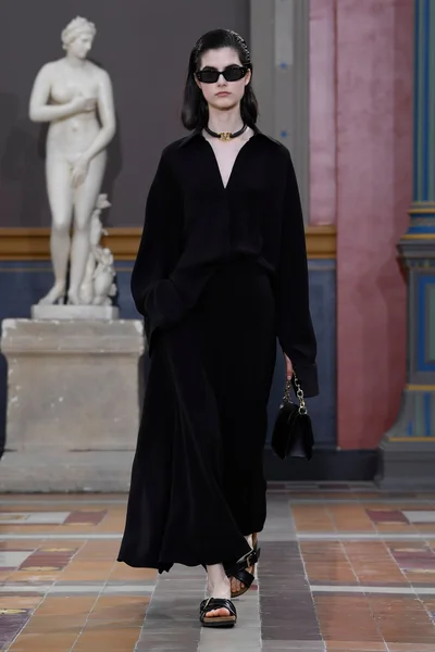 Look 50